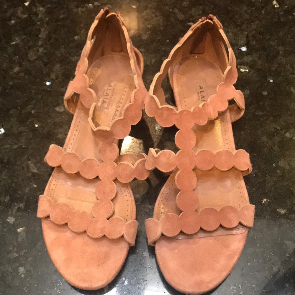 Alaiia sandals